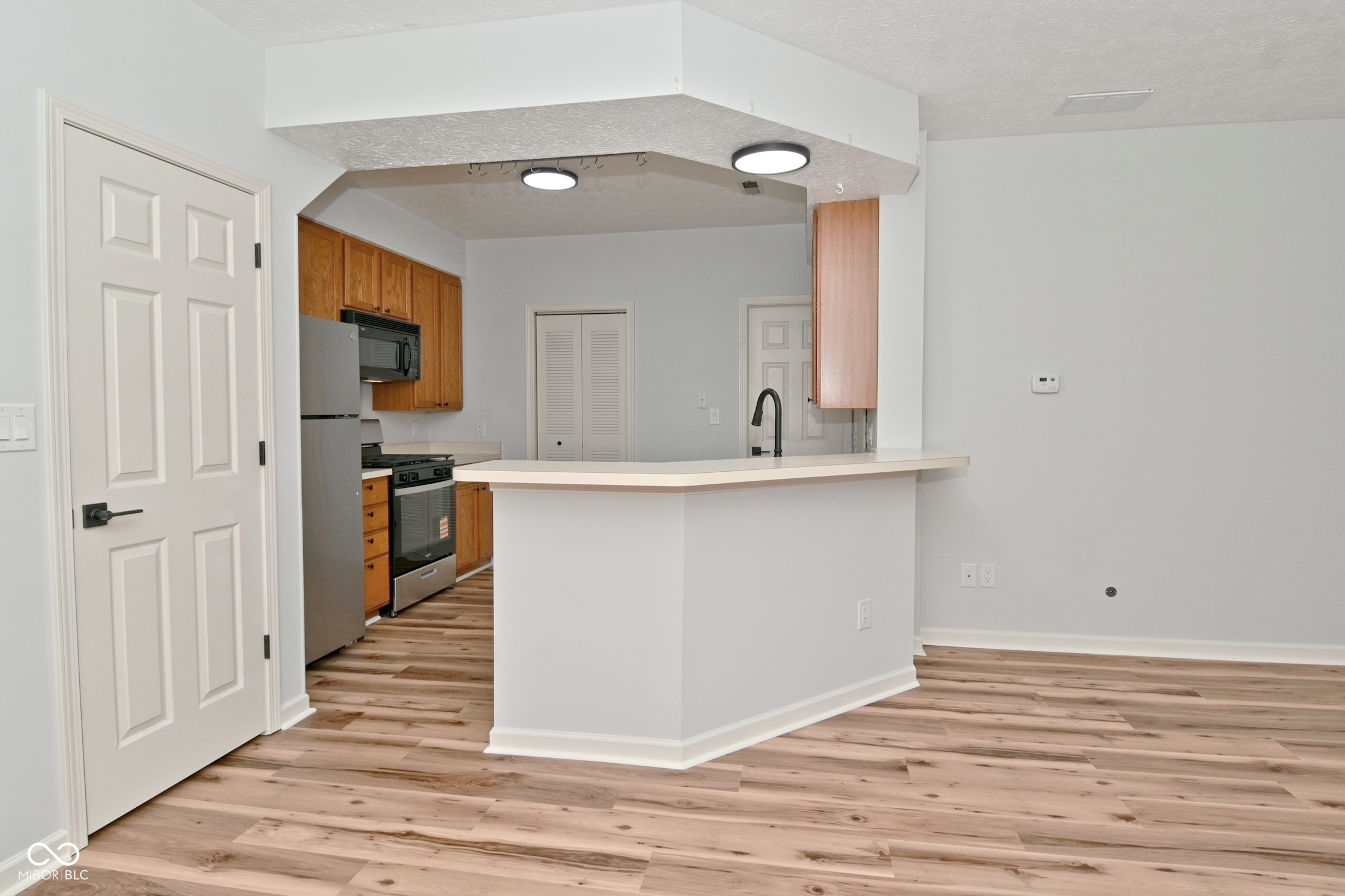 11437 Enclave Boulevard Fishers, IN 46038 - Photo 10 of 35