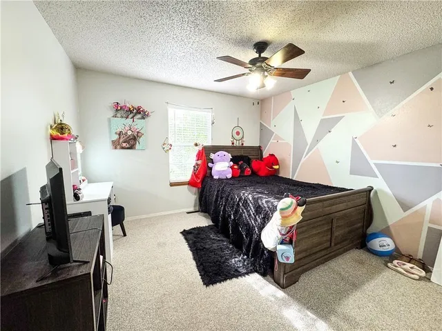 $315,900 | 106 South Elm Street, Blue Eye, MO 65611