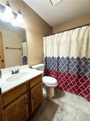 $315,900 | 106 South Elm Street, Blue Eye, MO 65611