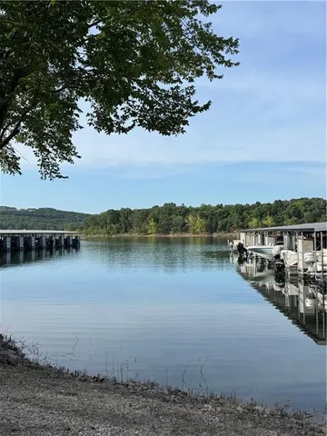 $315,900 | 106 South Elm Street, Blue Eye, MO 65611