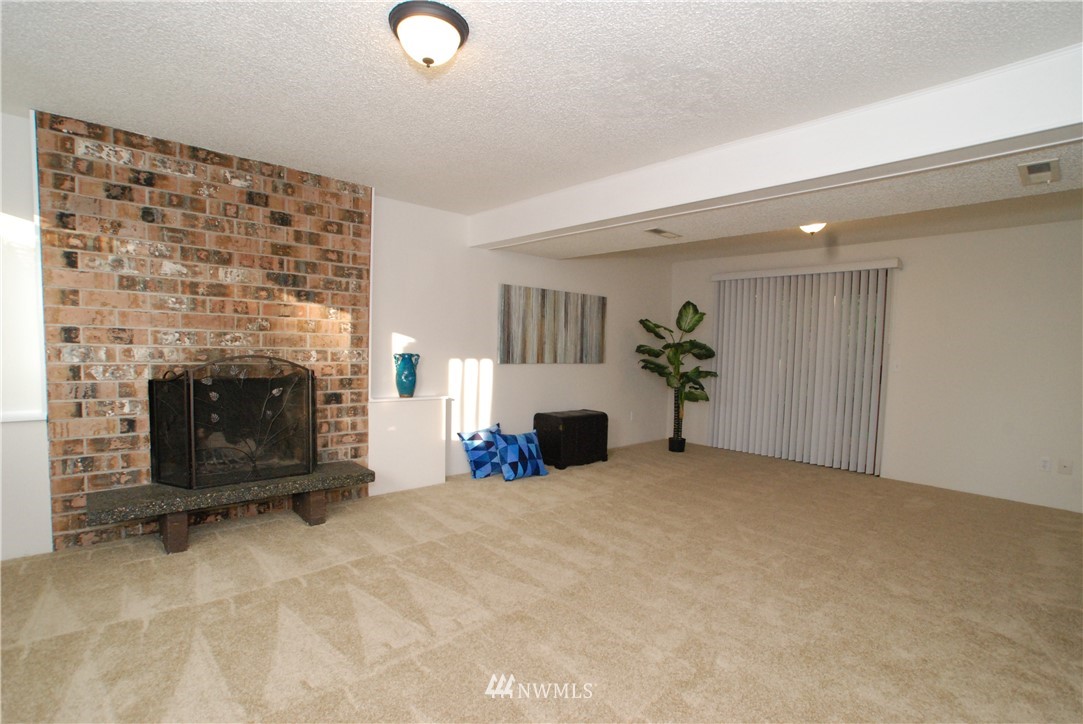 4401 Southeast 4th Place Renton, WA 98059 - Photo 13 of 19