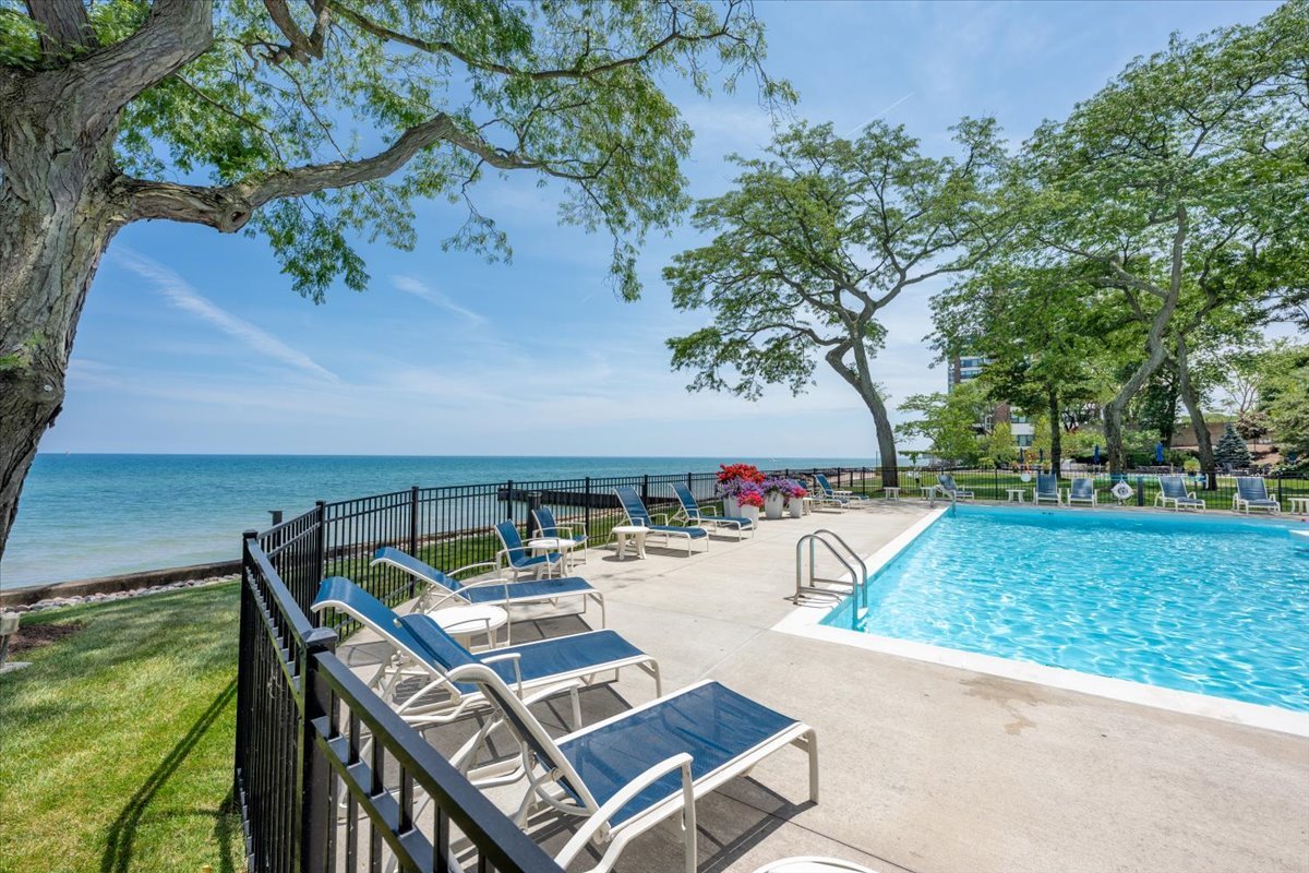 1630 Sheridan Road, Unit 4H Wilmette, IL 60091 - Photo 26 of 35