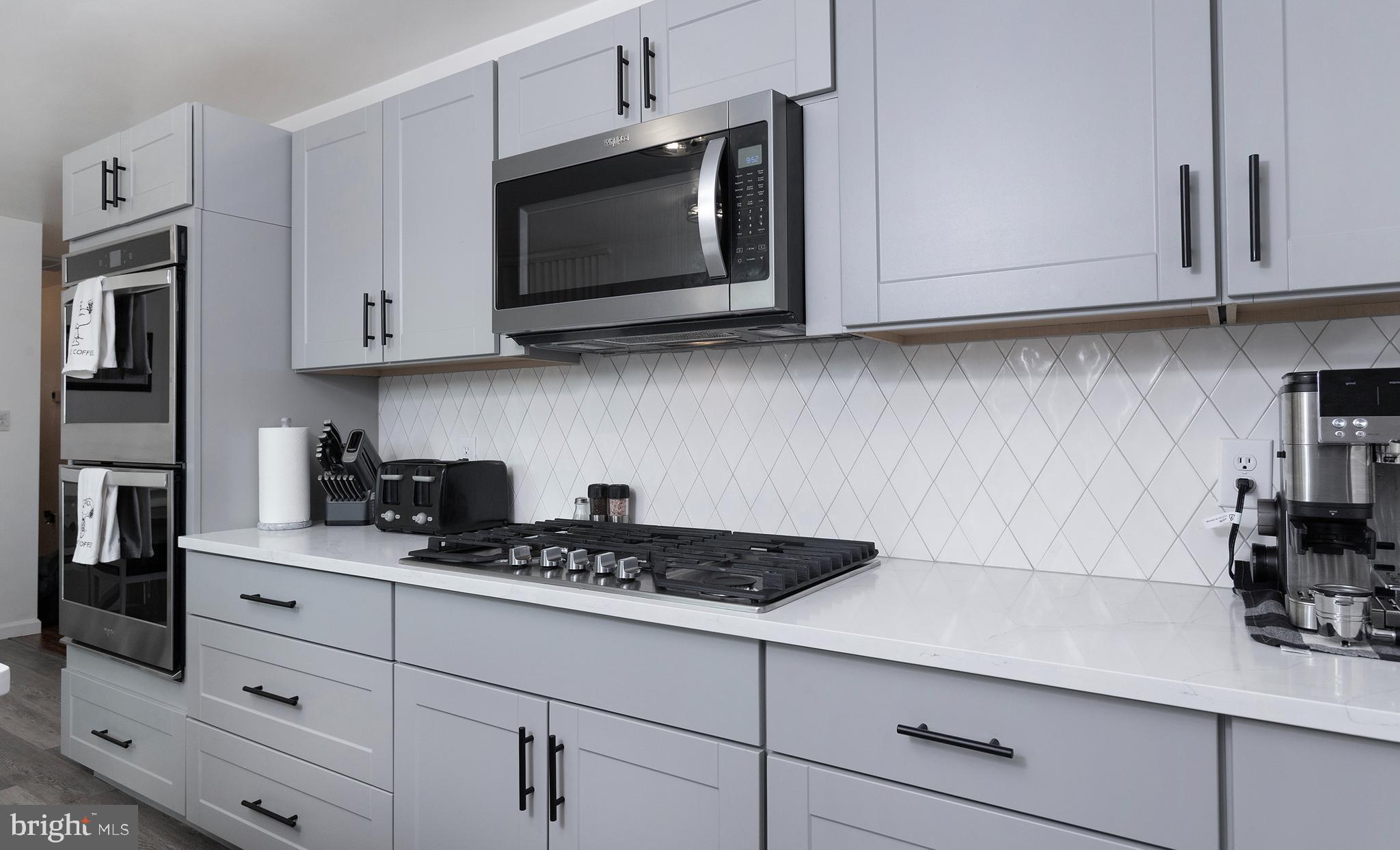 6331 B Old Carlisle Road Dover, PA 17315 - Photo 12 of 40 New Gas Stove and Microwave.