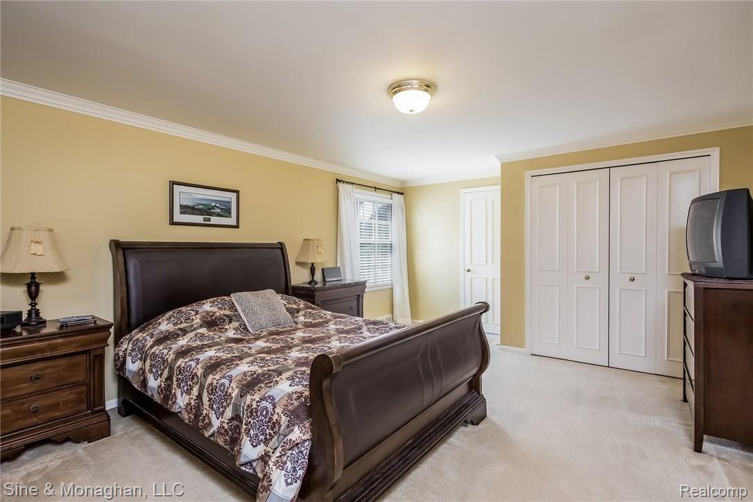 1027 Audubon Road Grosse Pointe, MI 48230 - Photo 30 of 51 031-Master_Bedroom-3063757-medium.jpg