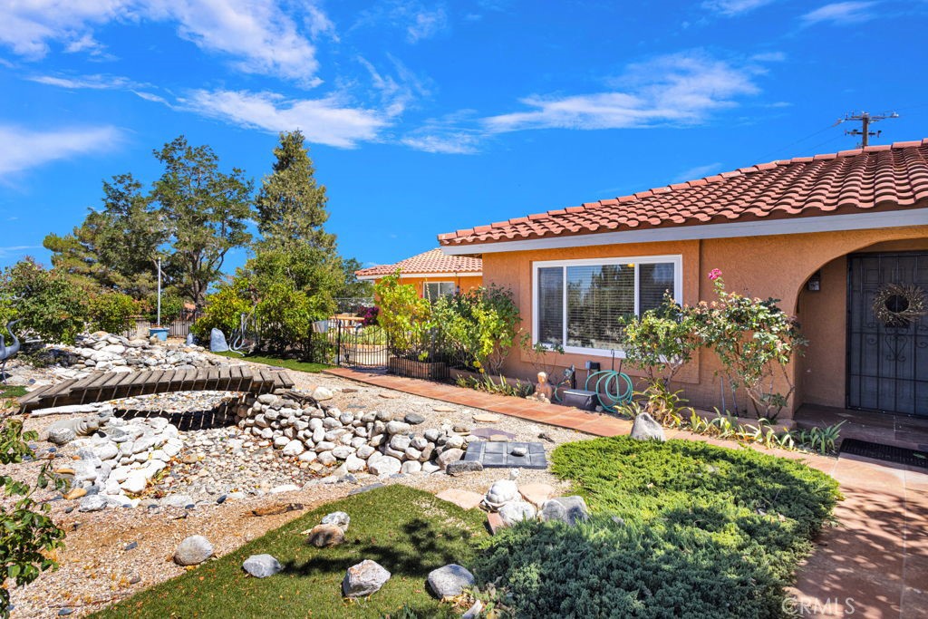 9072 Green Road Pinon Hills, CA 92372 - Photo 6 of 70