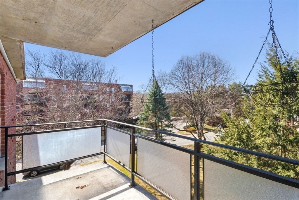 55 Broadlawn Park, Unit 11B Boston, MA 02467 - Photo 17 of 25