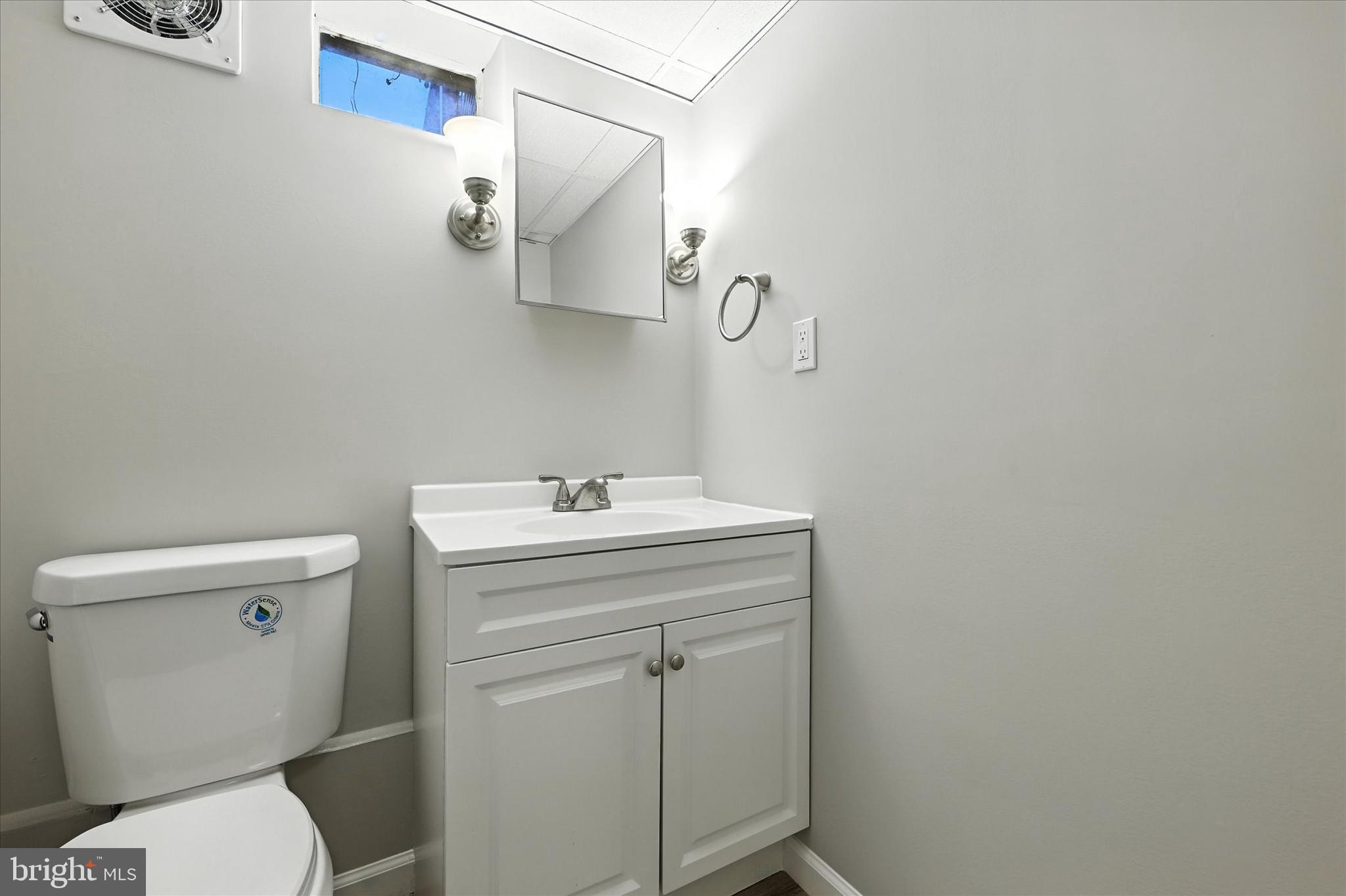 120 Cedar Hill Road Baltimore, MD 21225 - Photo 13 of 28 Bathroom