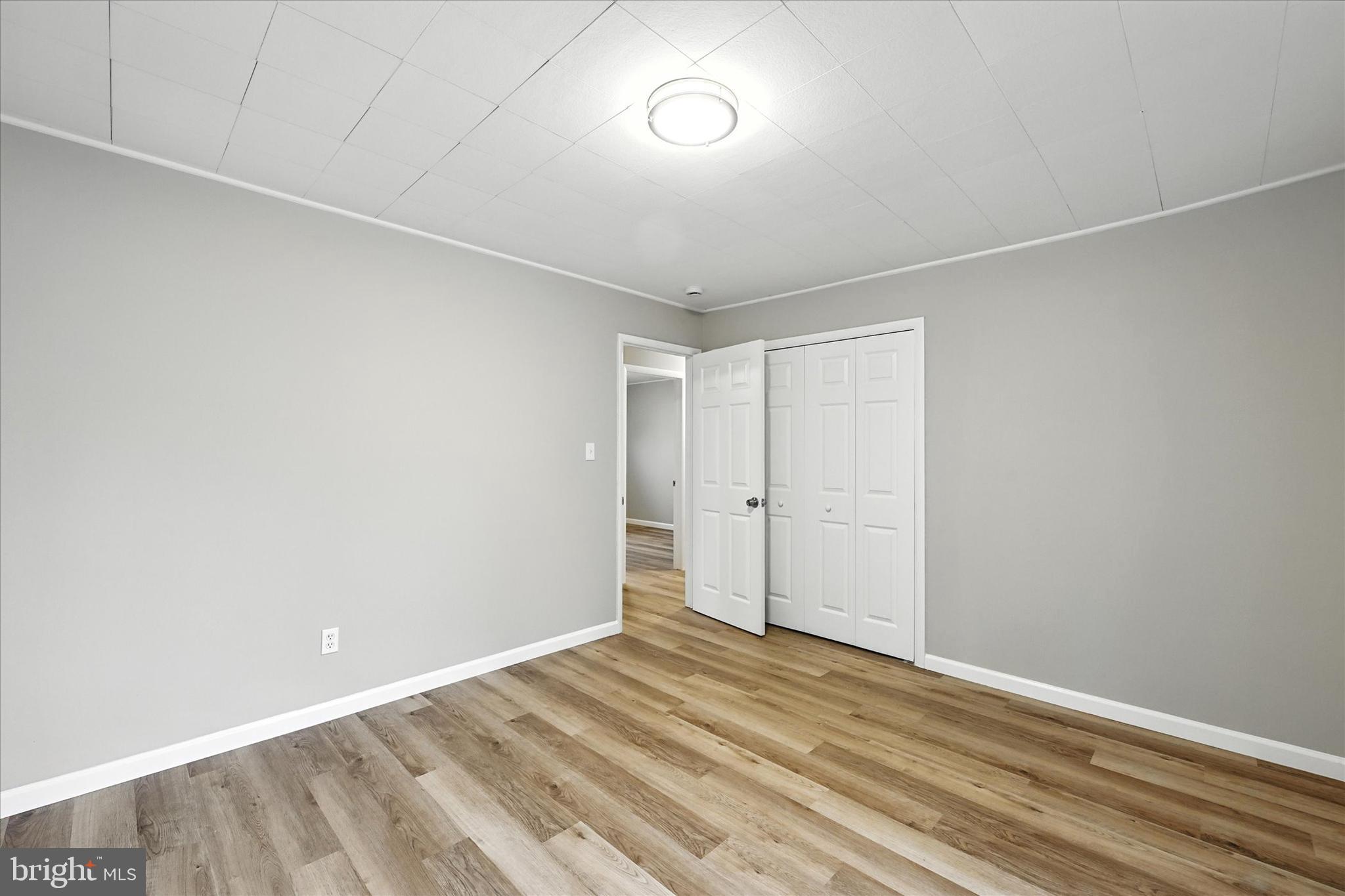 120 Cedar Hill Road Baltimore, MD 21225 - Photo 17 of 28