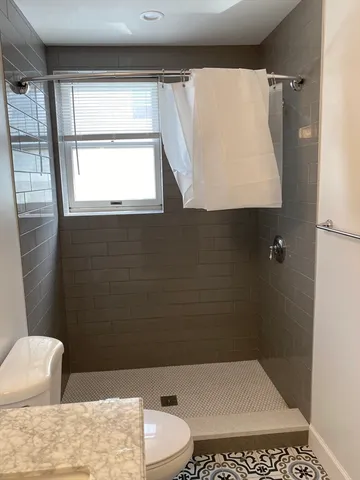 $1,650 | 190 Pleasant Street, Unit 2, Marblehead, MA 01945