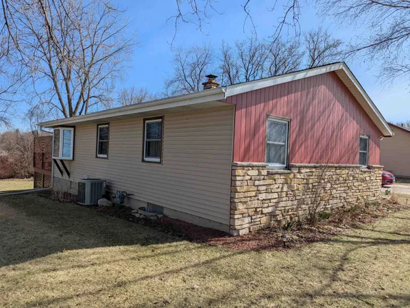 $1 | 1205 Sand Street, Watertown, WI 53098