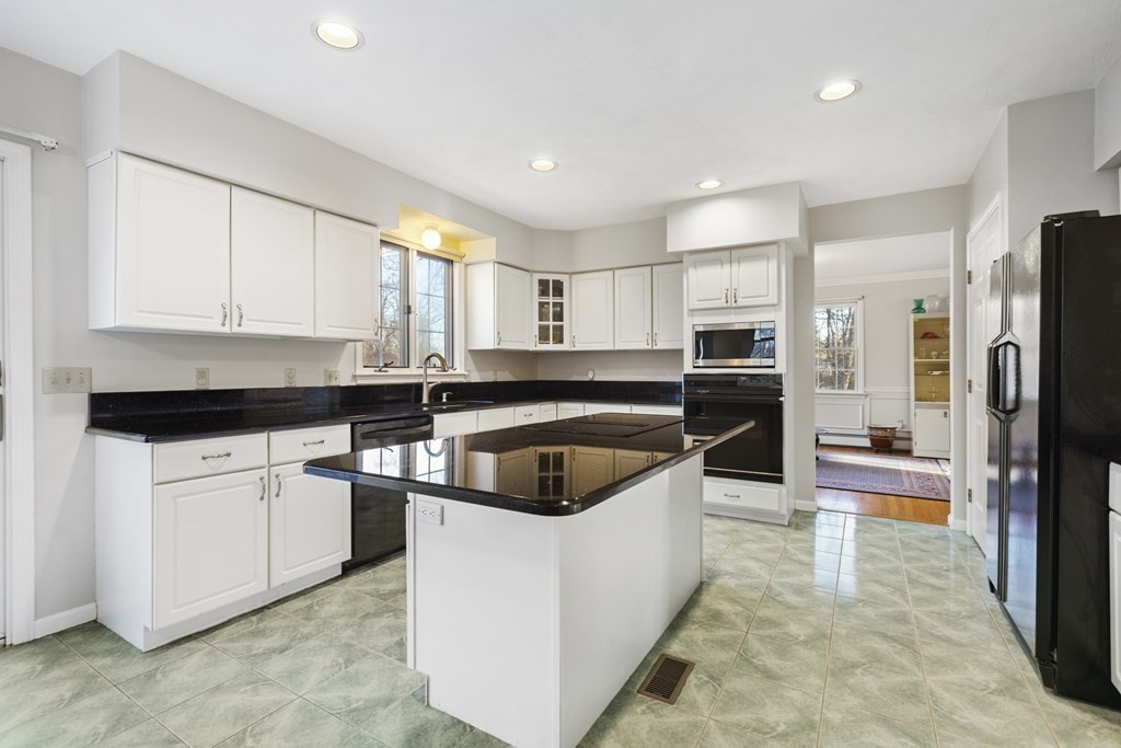 5 Whitewood Road Milford, MA 01757 - Photo 9 of 42 Gallery Image 9