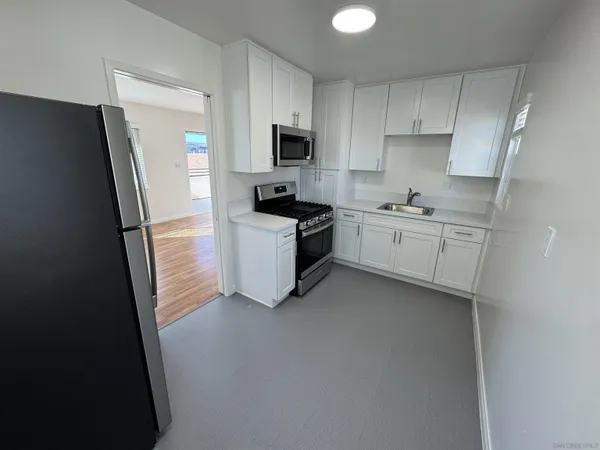 $2,795 | 5062 Santa Monica Avenue, Unit 5062 5, San Diego, CA 92107