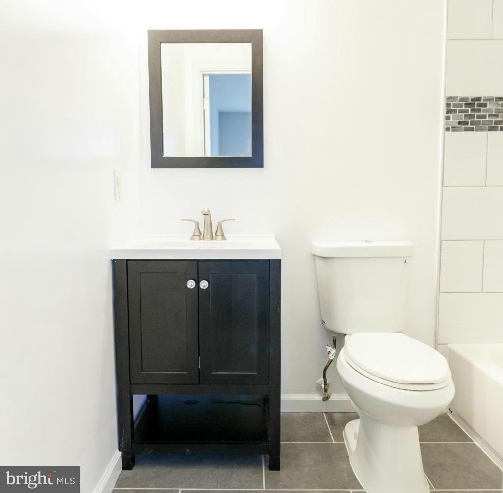 2805 Rona Road Baltimore, MD 21207 - Photo 17 of 27 Bath (Master)