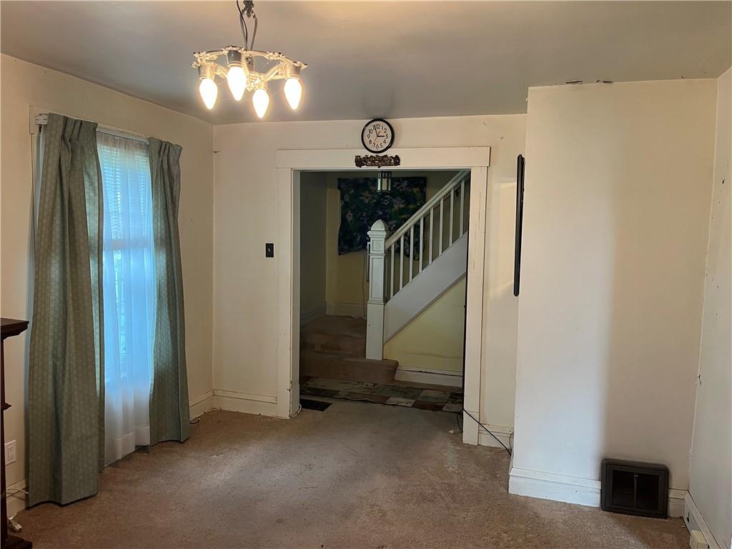 2411 Mill Bridge Road New Castle, PA 16101 - Photo 13 of 19 Living Room