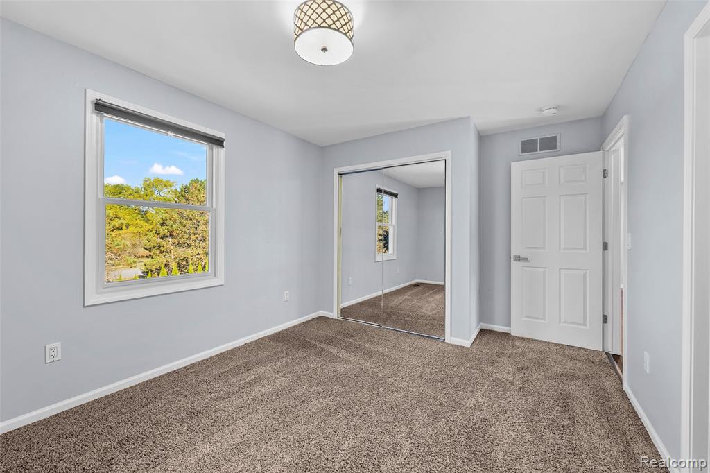 4476 Woodcliff Court Rochester, MI 48306 - Photo 38 of 74 Gallery Image 38