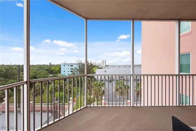 $425,000 | 2743 First Street, Unit 505, Fort Myers, FL 33916