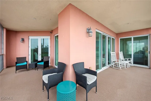 $425,000 | 2743 First Street, Unit 505, Fort Myers, FL 33916