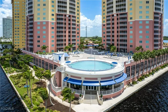 $425,000 | 2743 First Street, Unit 505, Fort Myers, FL 33916