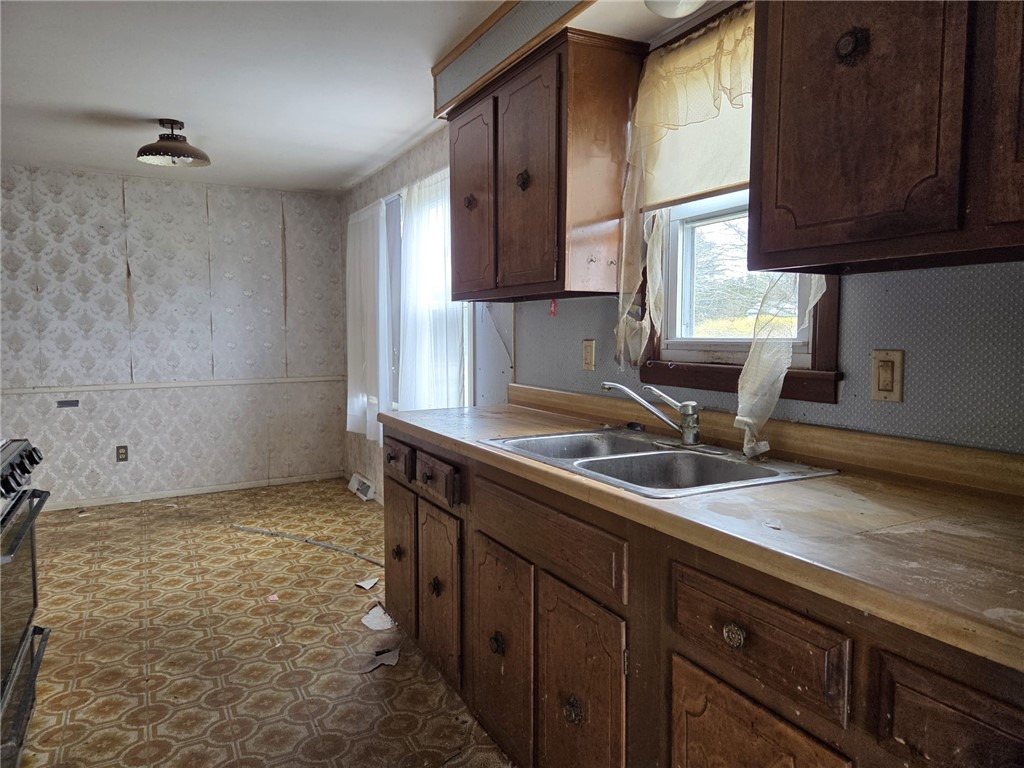 10 Wagon Wheel Lane Woonsocket, RI 02895 - Photo 9 of 20