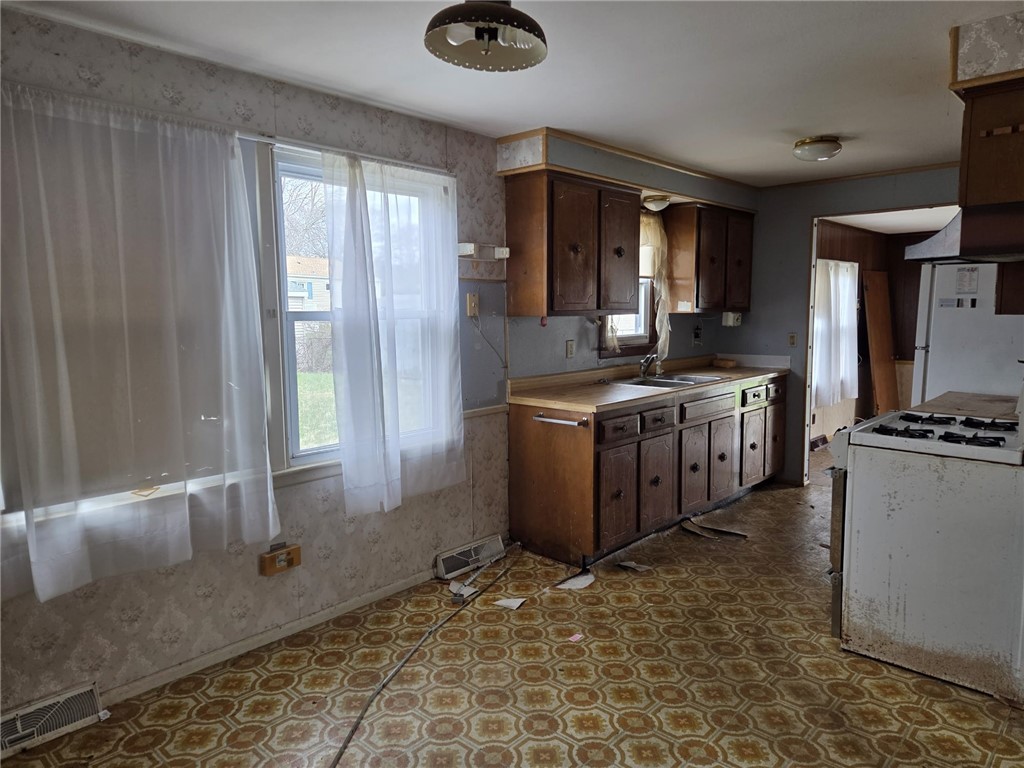 10 Wagon Wheel Lane Woonsocket, RI 02895 - Photo 10 of 20