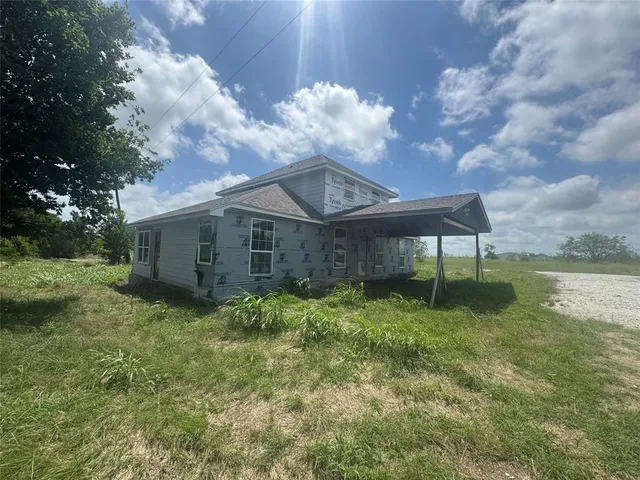 $215,000 | 184 County Road 4027, Lott, TX 76656