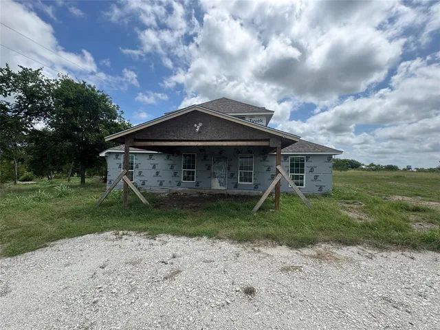 a view of outdoor space with city view