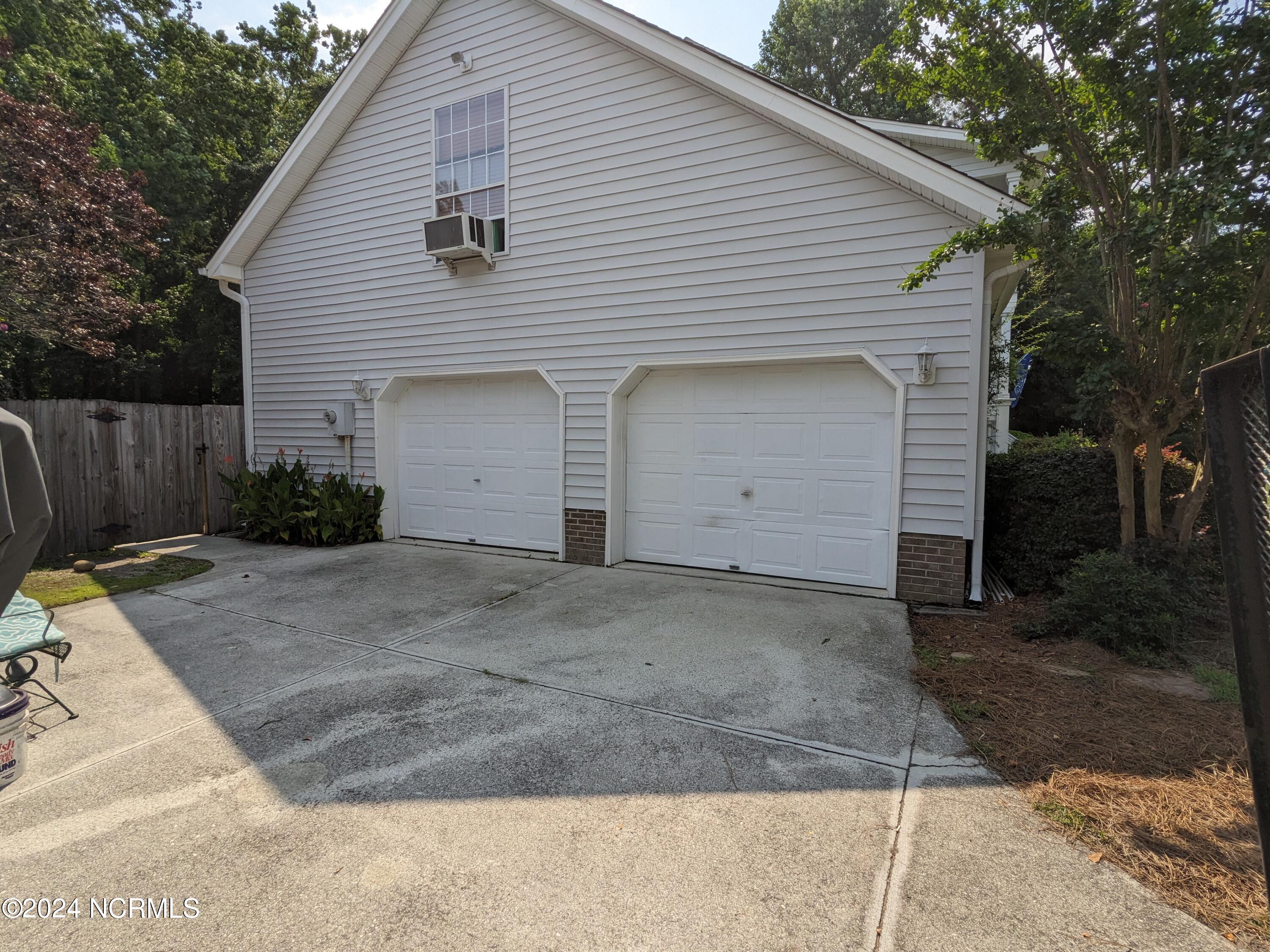 6731 Creek Ridge Road Wilmington, NC 28411 - Photo 33 of 36 Garage