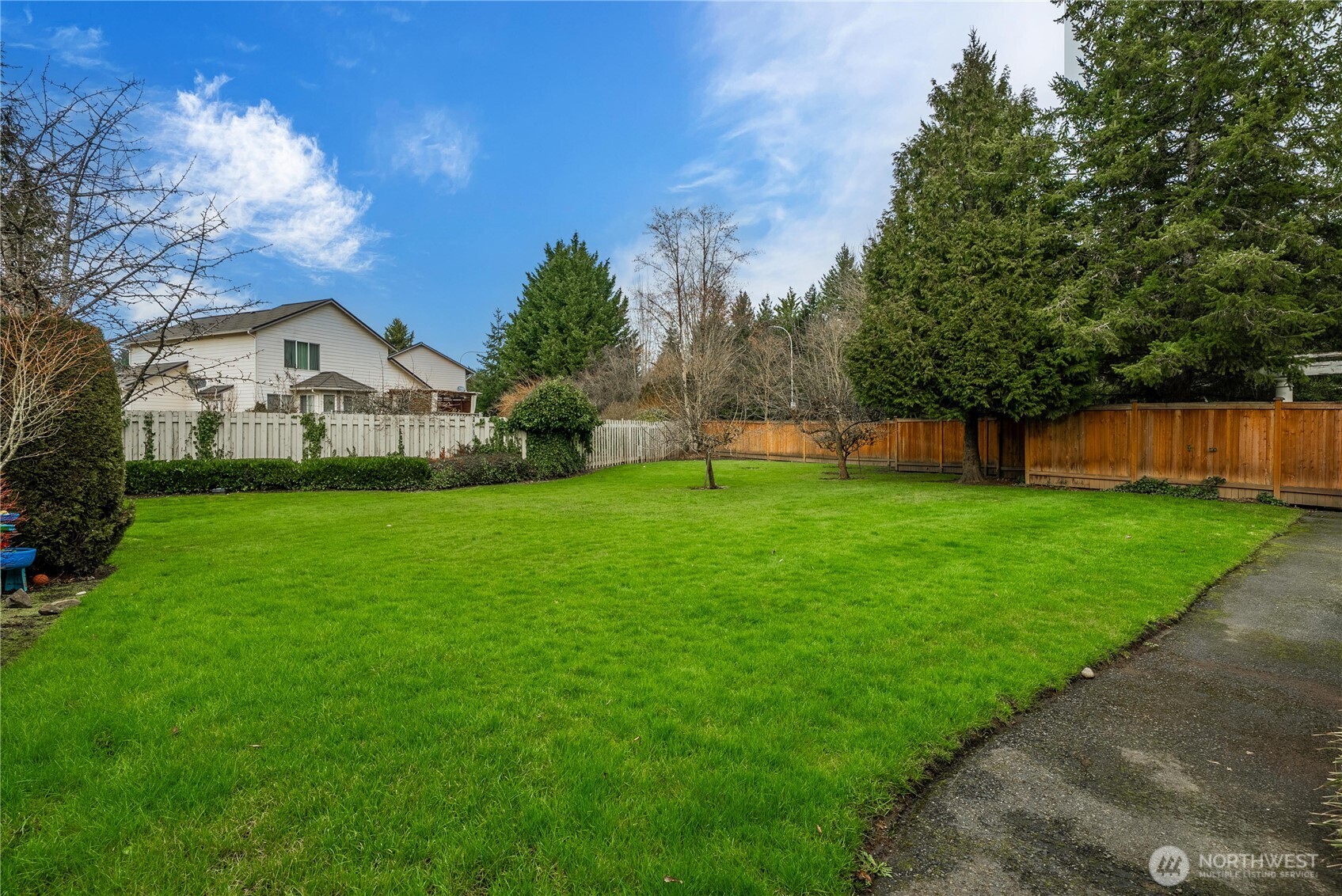 672 Chelan Place Northeast, Unit 672 Renton, WA 98059 - Photo 31 of 37