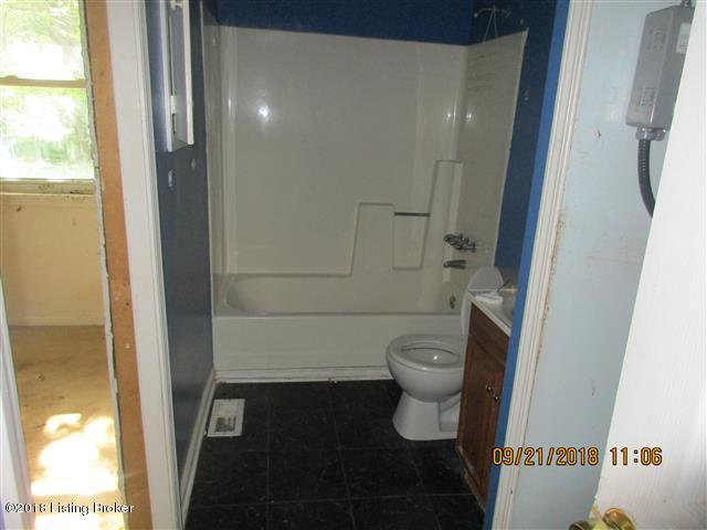 9727 Ranger Road Louisville, KY 40229 - Photo 9 of 11 IMG_0242 (Small)