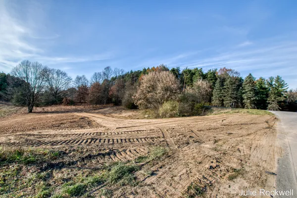 $325,000 | 2825 Terra Nova Drive Southeast, Ada, MI 49301