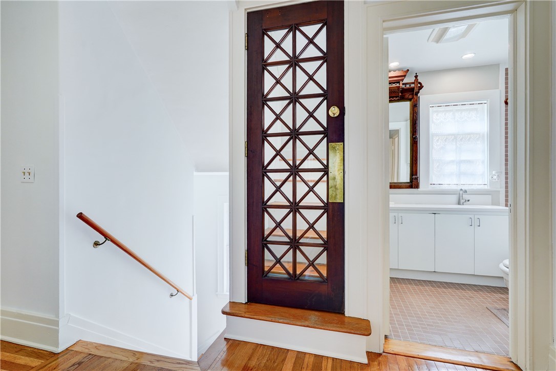 54 Nunda Boulevard Rochester, NY 14610 - Photo 19 of 40 2nd floor landing