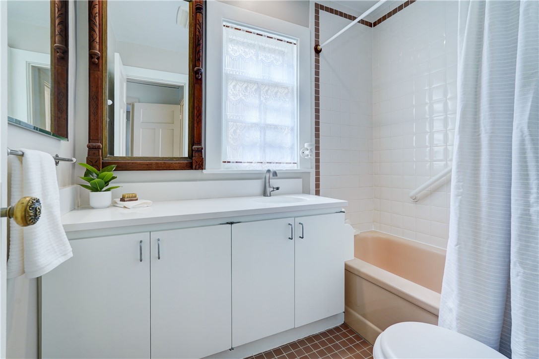 54 Nunda Boulevard Rochester, NY 14610 - Photo 23 of 40 2nd floor full bath