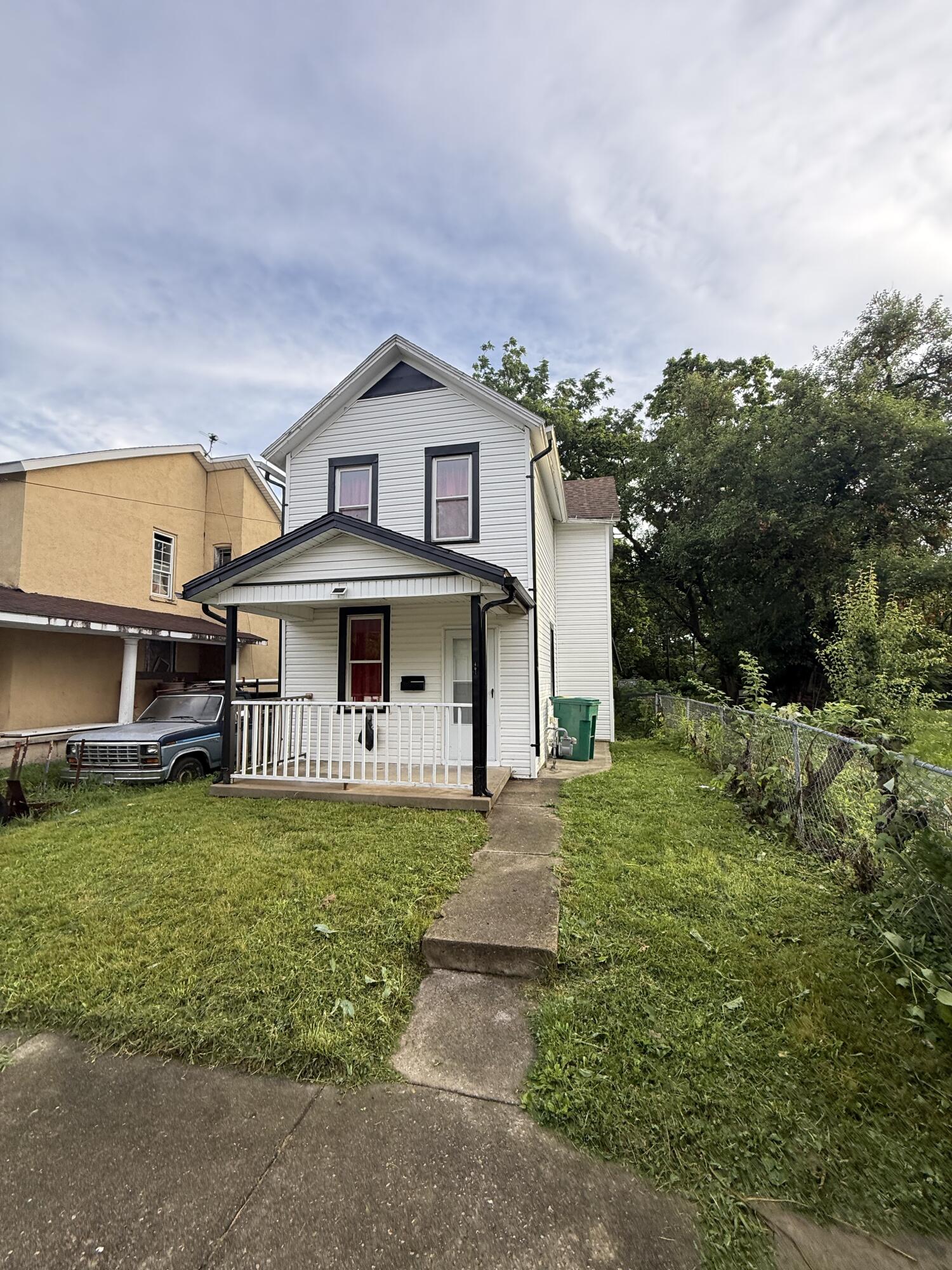 404 Sherman Avenue Springfield, OH 45503 - Photo 2 of 4