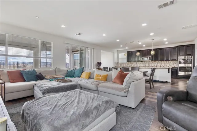 $1,100,000 | 29046 Sterling Lane, Valencia, CA 91354