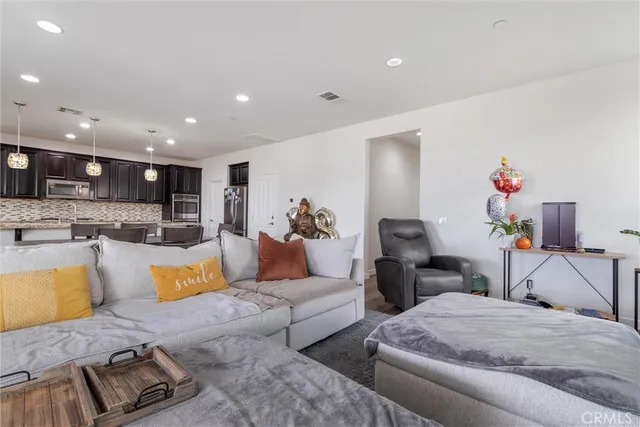 $1,100,000 | 29046 Sterling Lane, Valencia, CA 91354