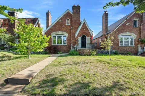 $340,000 | 6416 Pernod Avenue, St. Louis, MO 63139