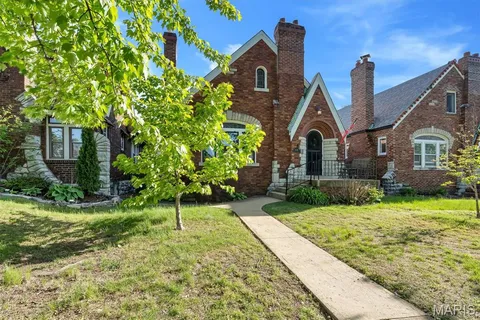 $340,000 | 6416 Pernod Avenue, St. Louis, MO 63139