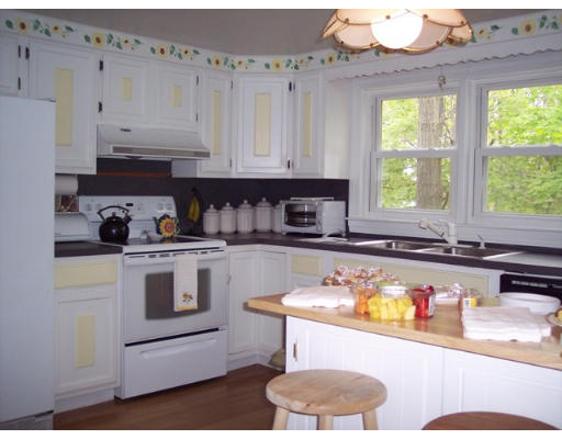 33 Lakeshore Road Natick, MA 01760 - Photo 7 of 15