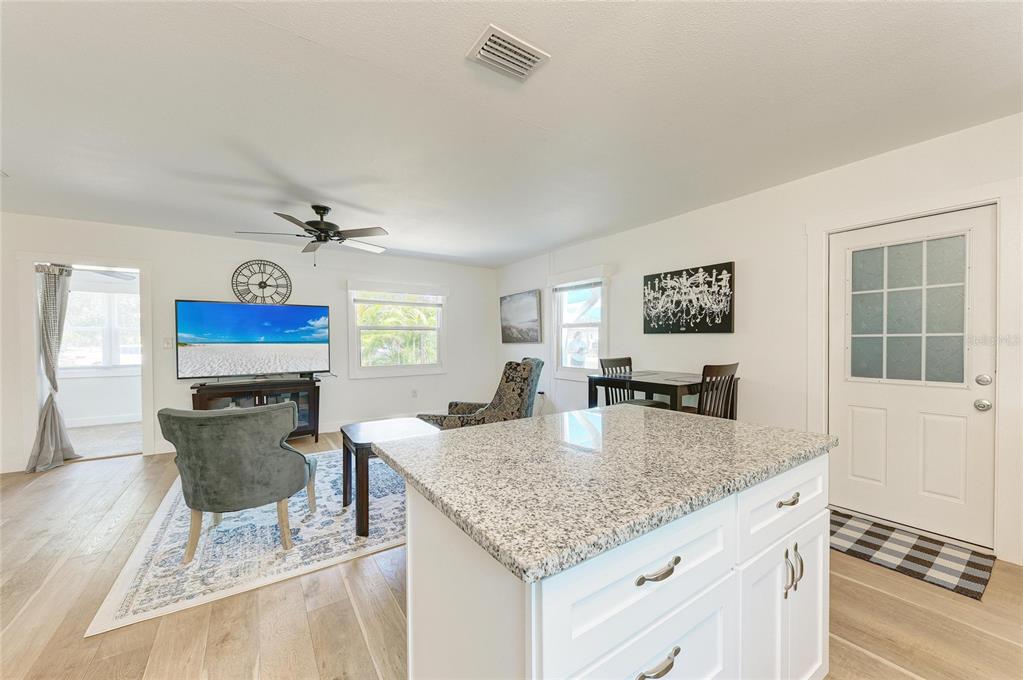 901 Oak Street Southwest Ruskin, FL 33570 - Photo 21 of 63