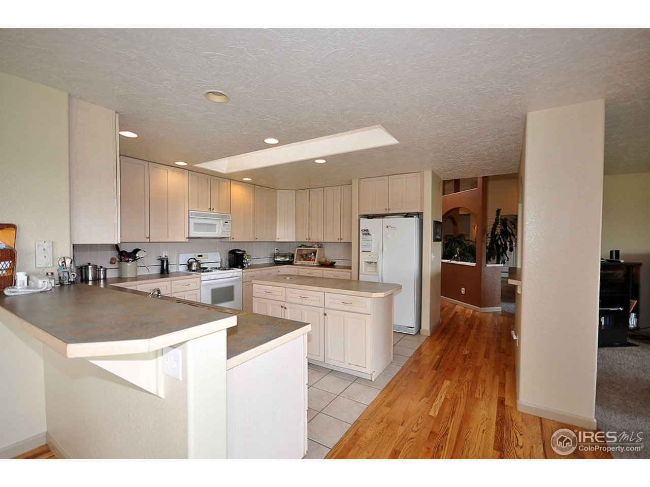 6402 Ashcroft Road Greeley, CO 80634 - Photo 15 of 25 Breakfast Bar