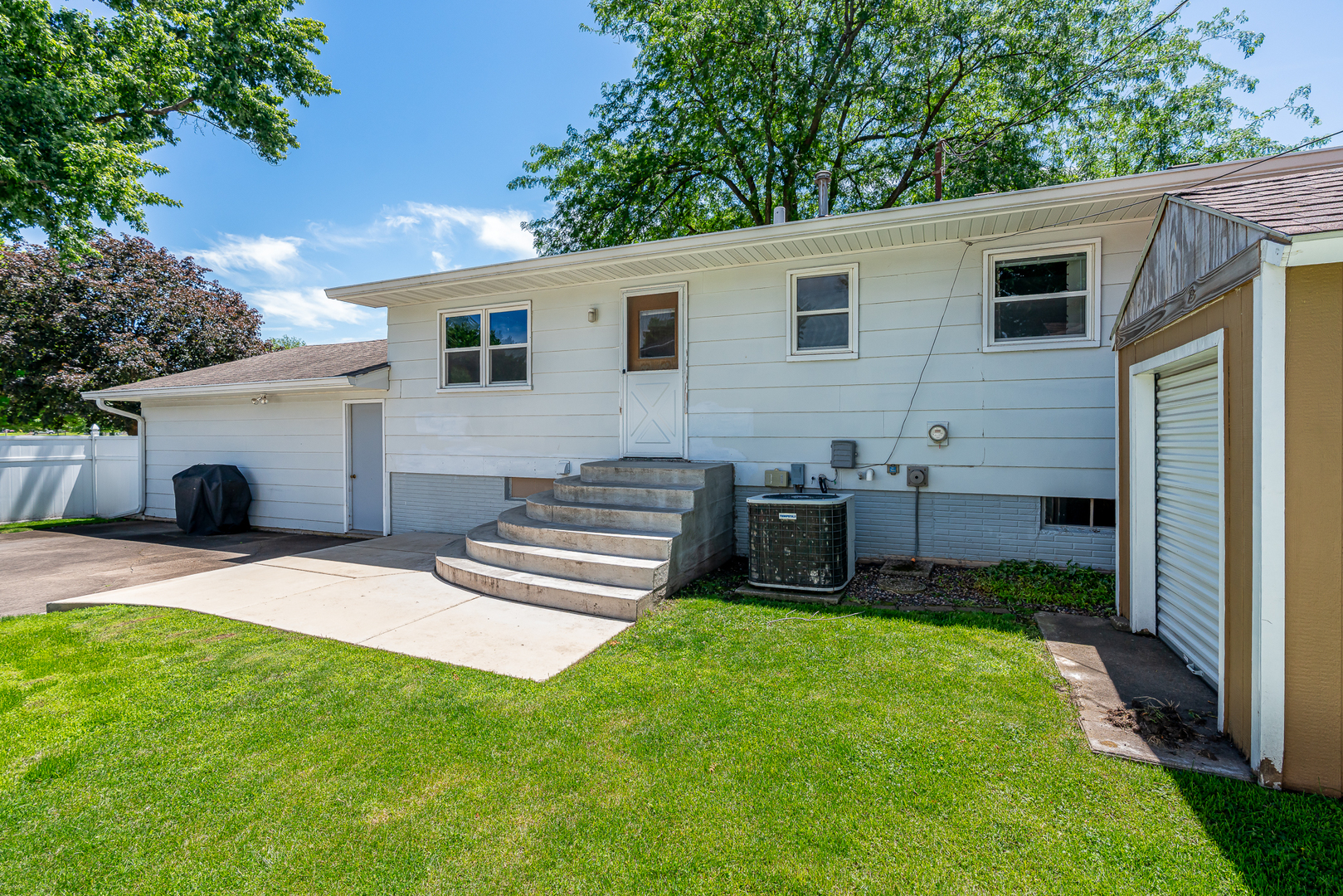 300 West Spring Street Eldridge, IA 52748 - Photo 18 of 20