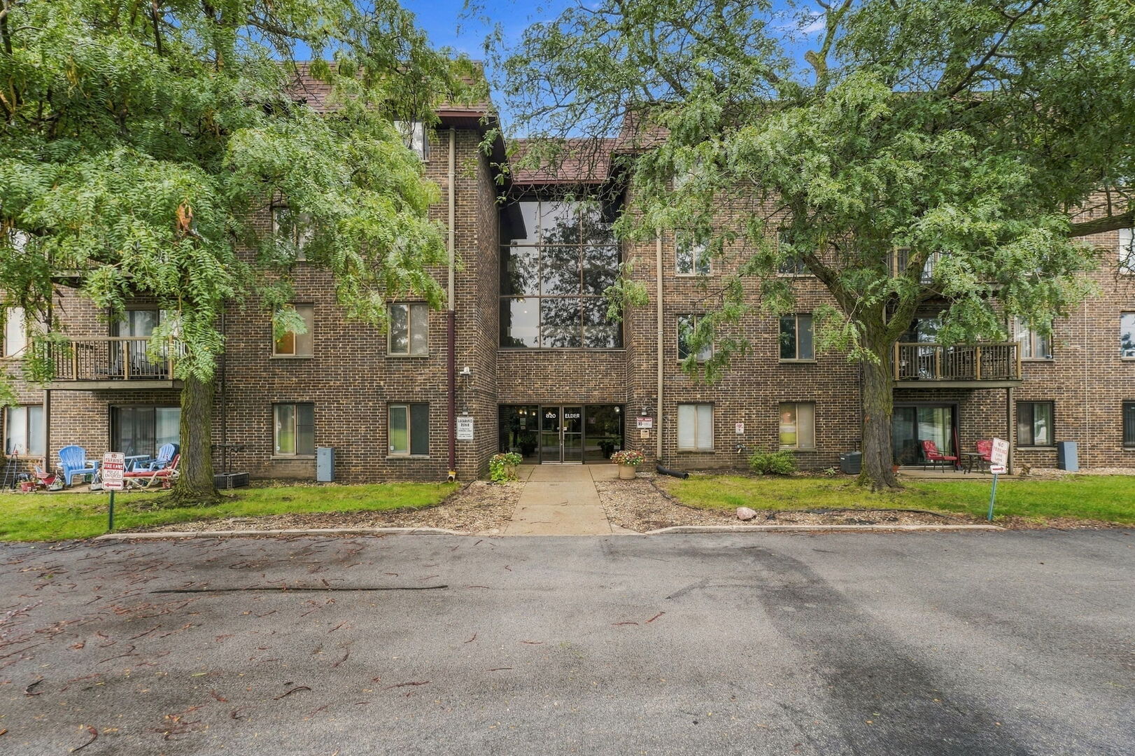 820 Elder Road, Unit 202 Homewood, IL 60430 - Photo 2 of 19 Gallery Image 2