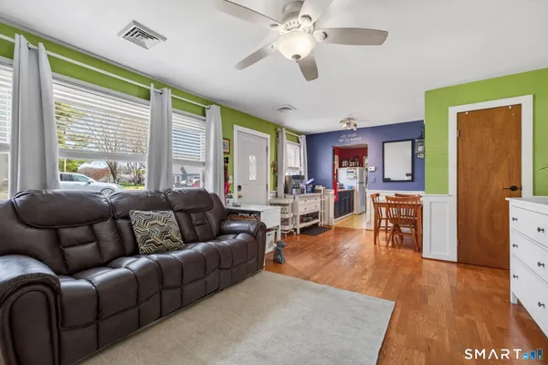 $275,500 | 11 Carol Court, Groton, CT 06340