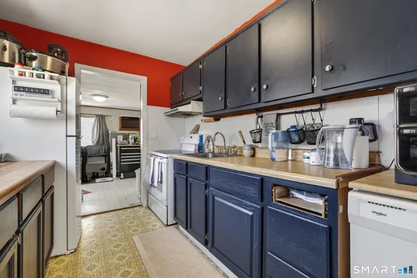 $275,500 | 11 Carol Court, Groton, CT 06340