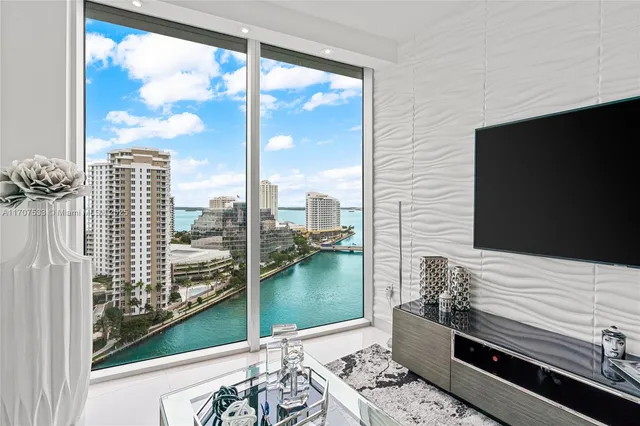 $1,450,000 | 495 Brickell Avenue, Unit 1702, Miami, FL 33131