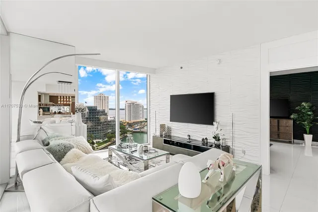 $1,450,000 | 495 Brickell Avenue, Unit 1702, Miami, FL 33131