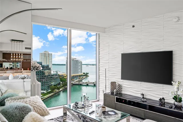 $1,450,000 | 495 Brickell Avenue, Unit 1702, Miami, FL 33131