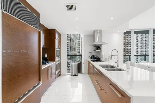 $1,450,000 | 495 Brickell Avenue, Unit 1702, Miami, FL 33131