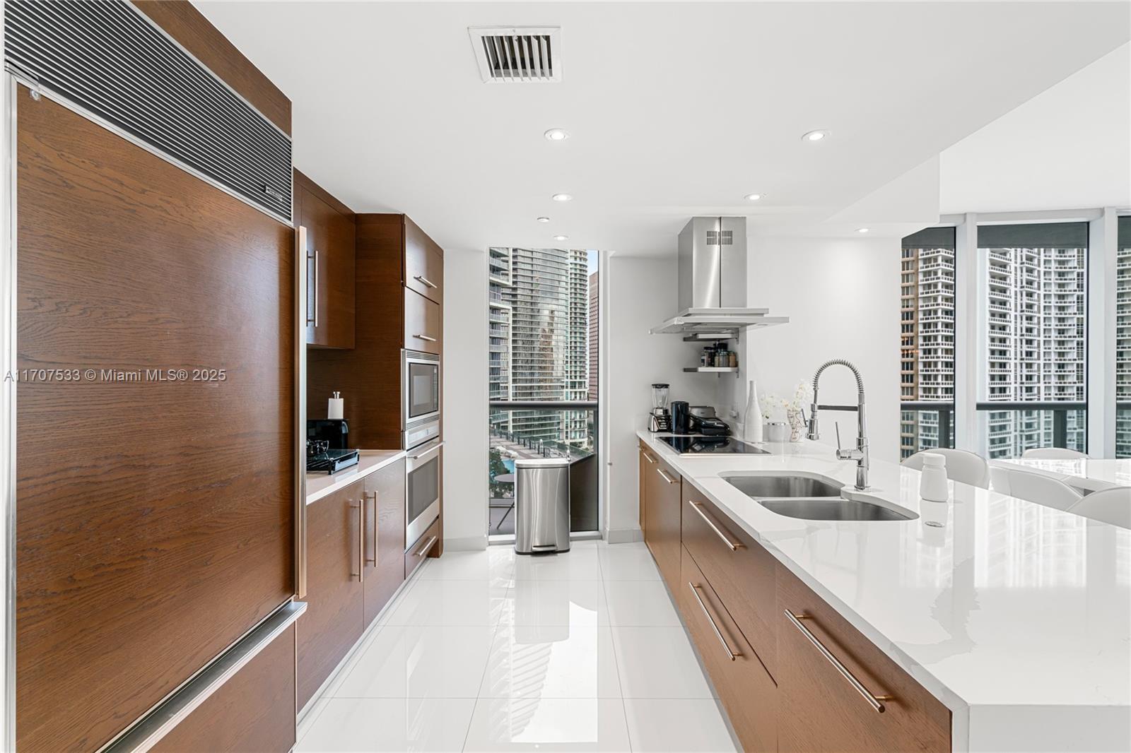 495 Brickell Avenue, Unit 1702 Miami, FL 33131 - Photo 17 of 61