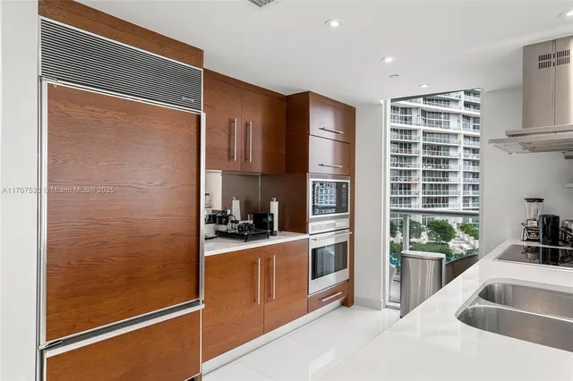 $1,450,000 | 495 Brickell Avenue, Unit 1702, Miami, FL 33131